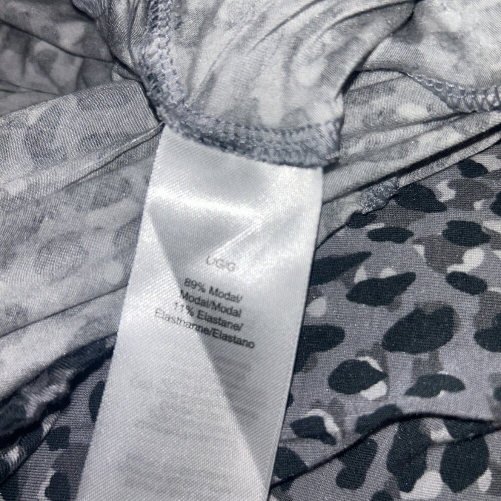 Donna Karan Sleepwear 2 PC Pajamas Set Size L short sleeve Gray Black Leopard - Picture 9 of 9
